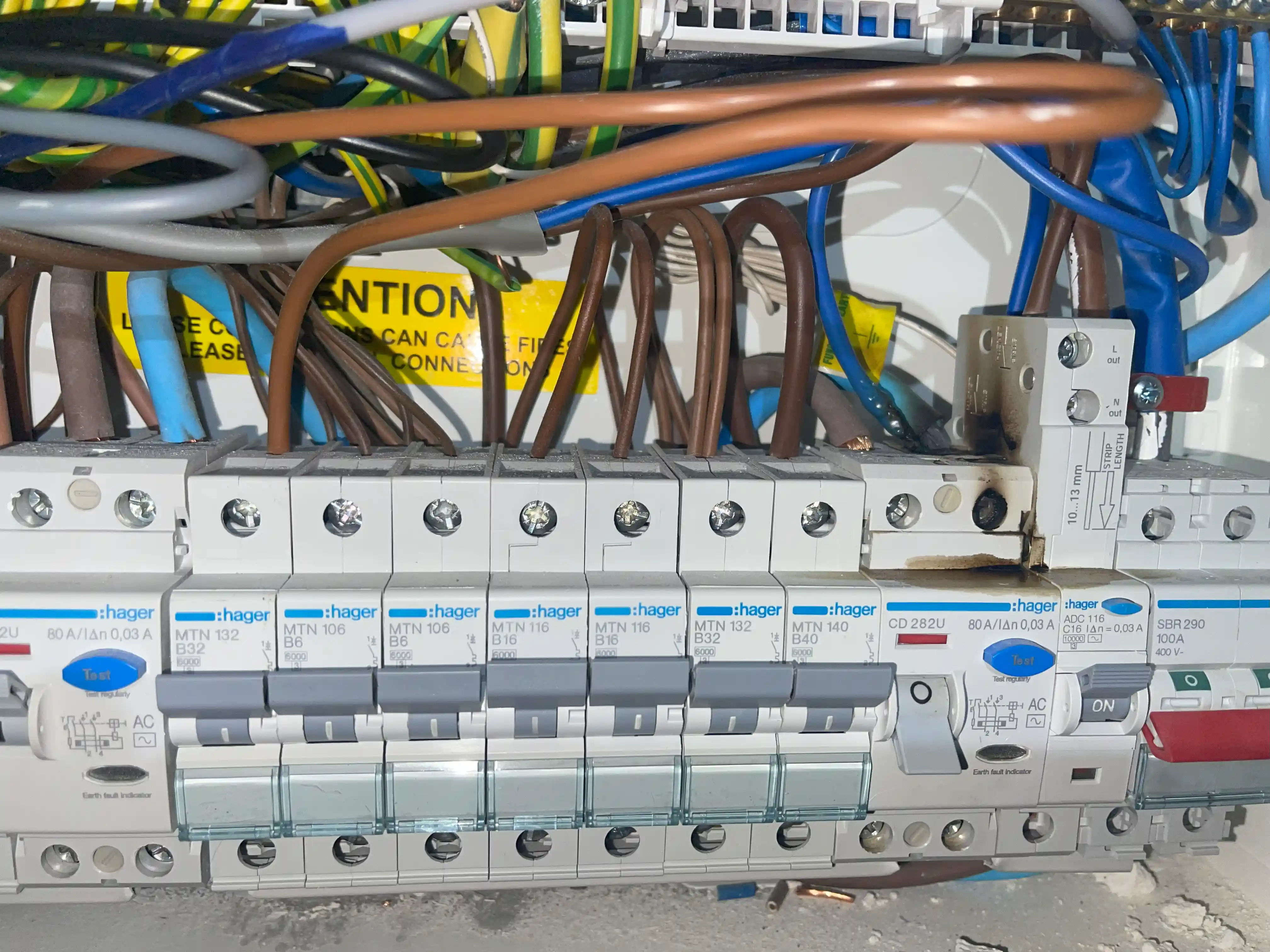 24 Hours Emergency Electrician near South Ealing